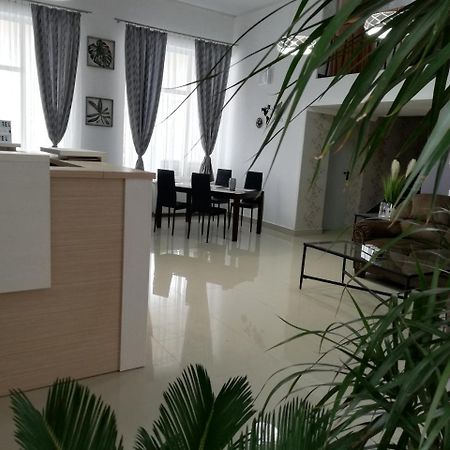 Hotel Holiday Victoria Victoria  Esterno foto