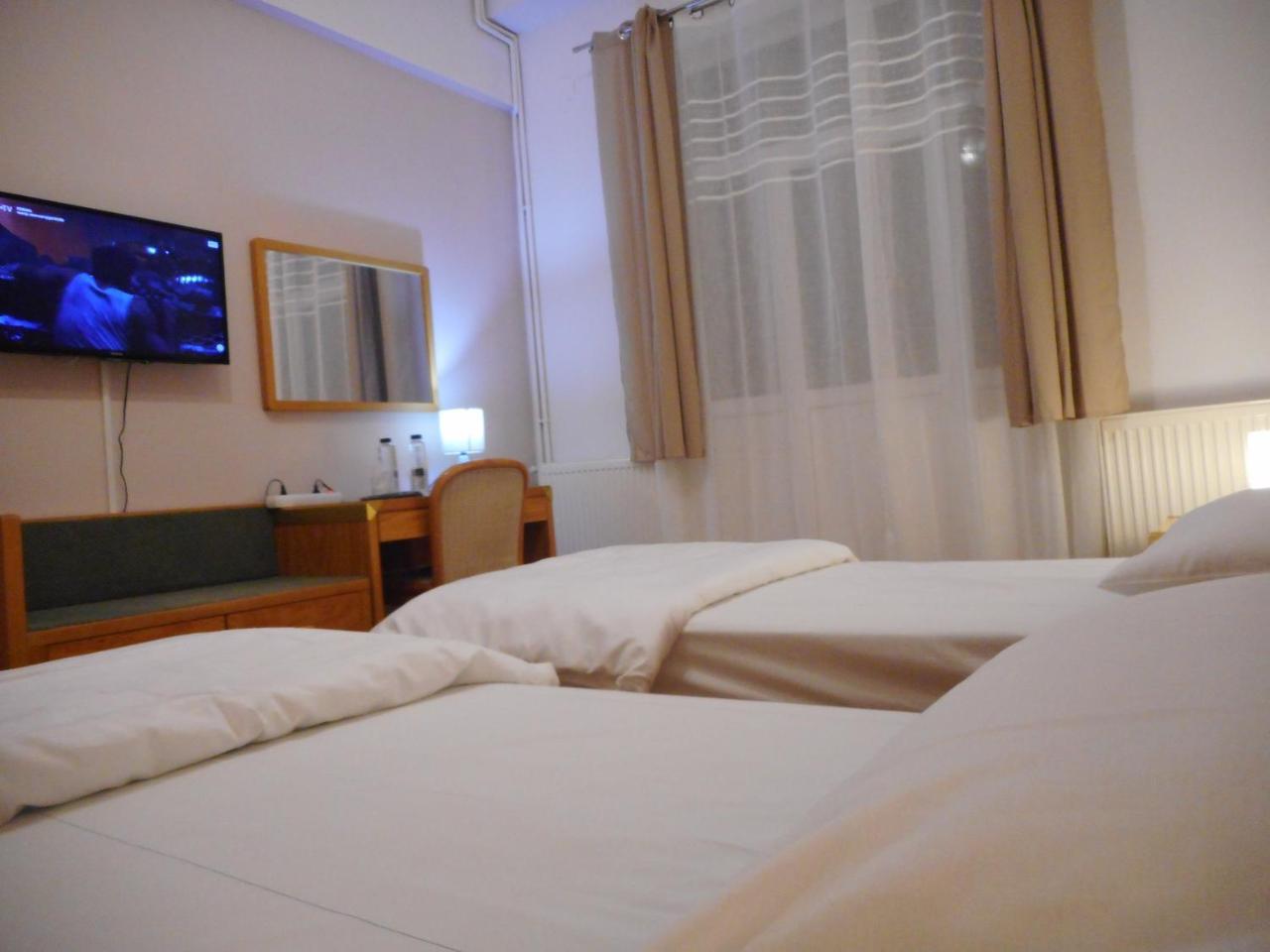 Hotel Holiday Victoria Victoria  Esterno foto