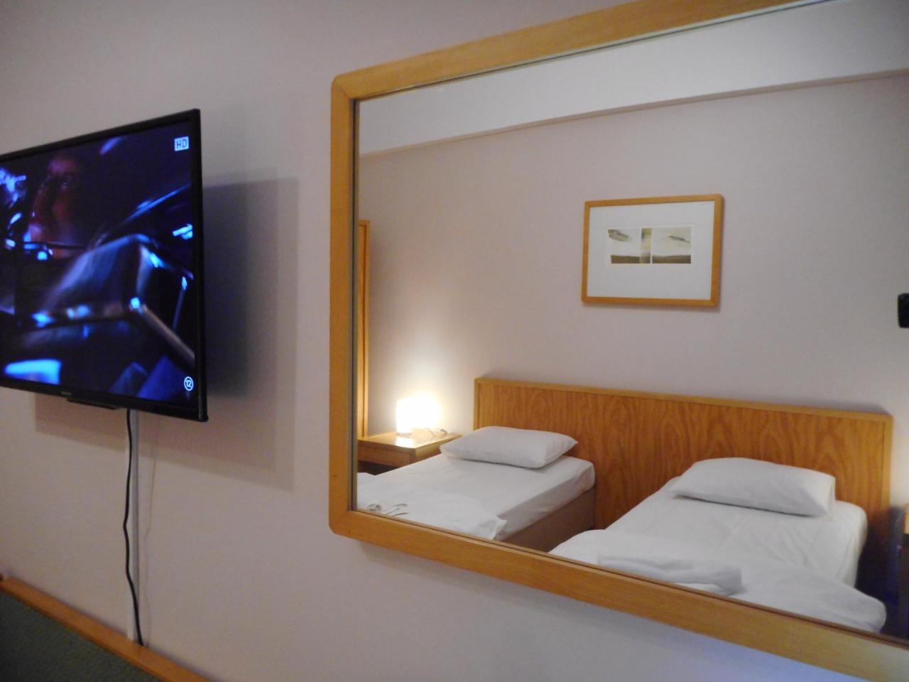 Hotel Holiday Victoria Victoria  Esterno foto
