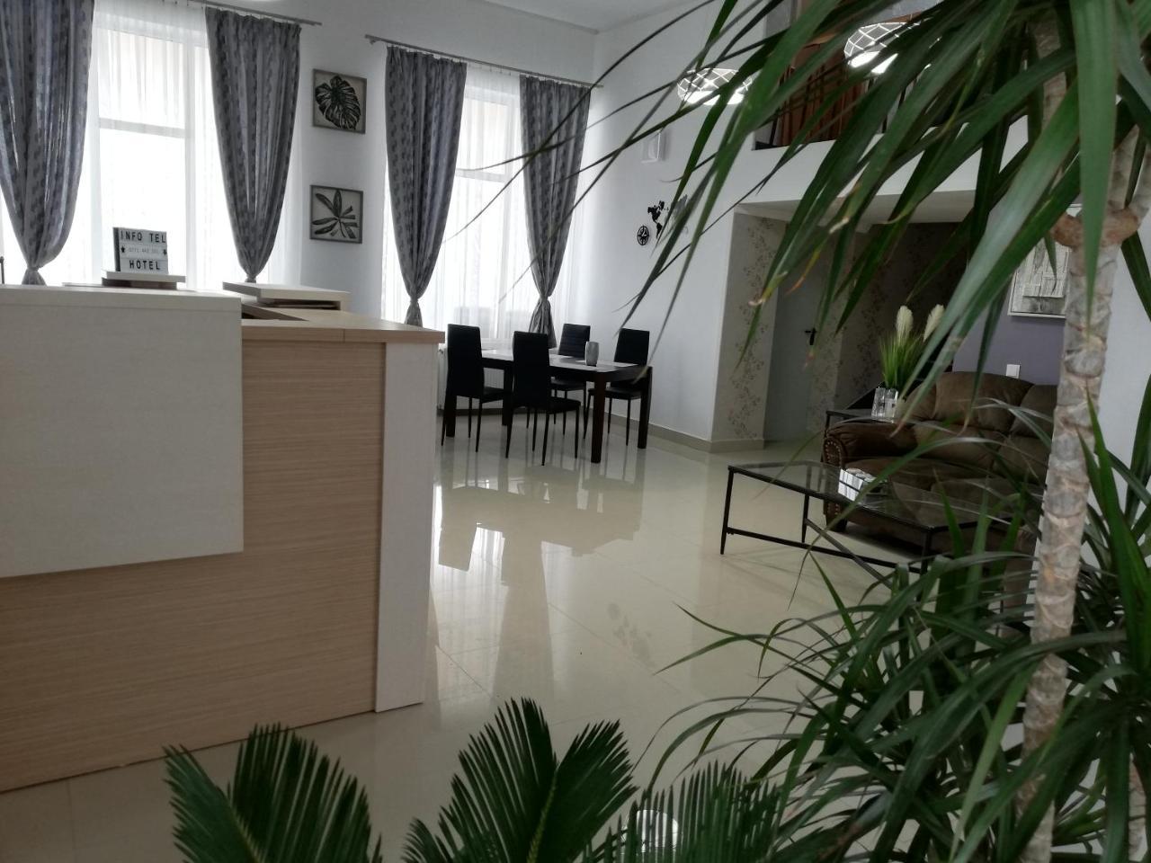 Hotel Holiday Victoria Victoria  Esterno foto